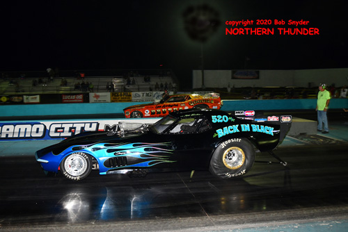 (near lane) Tod Barker - 'Back in Black' vs (far lane) Chris Schneider - 'Brutus'